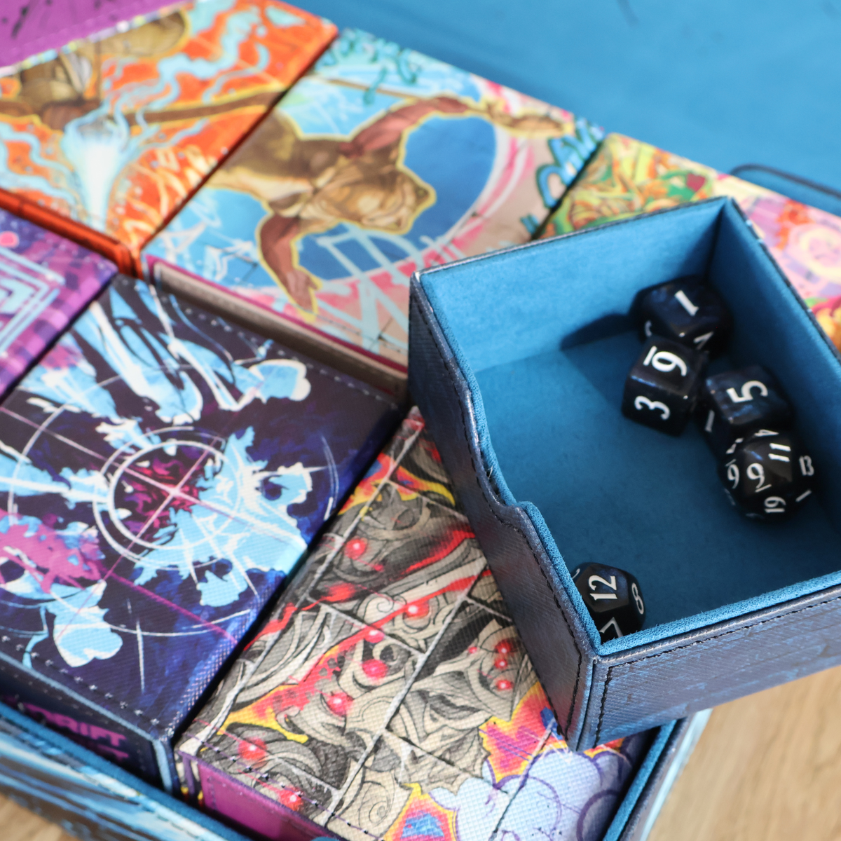Ultimate Guard: MTG Aetherdrift Bundle – Omnihive 1000+ & 9x Sidewinder 100+