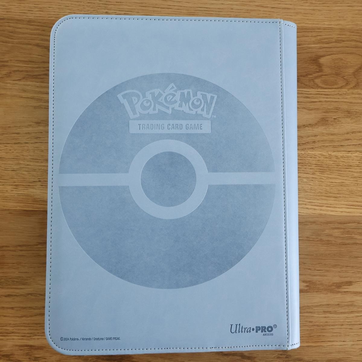 Ultra Pro - Elite Series 9-Pocket Binder Lucario